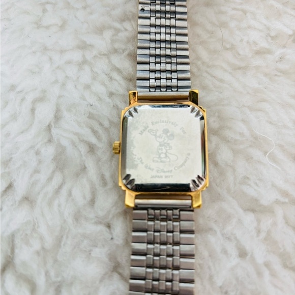 Disney Gold Mickey Mouse Watch main image 6